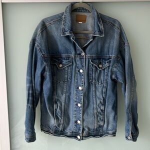 American Eagle - Denim Jacket Size SMALL